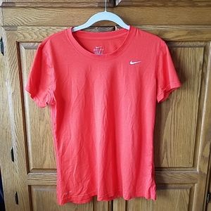 Nike dry fit short sleeve t-shirt